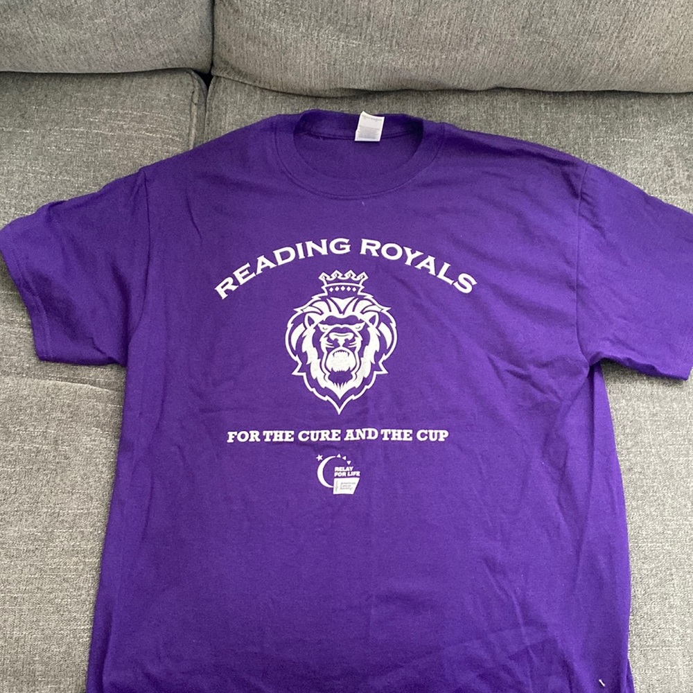 Mens large purple t shirt reading royals